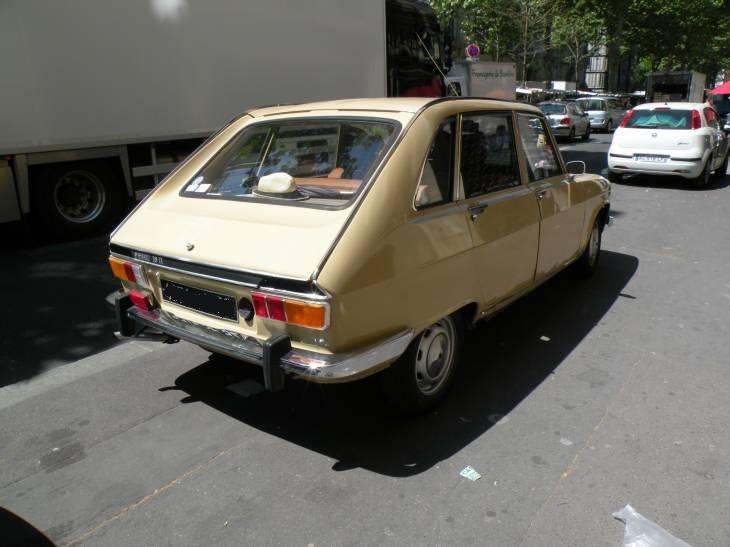  voiture de collection : renault 16 , arrière